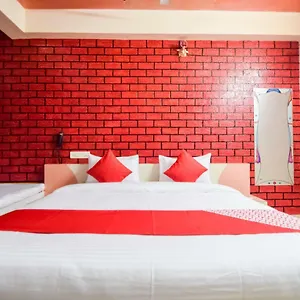 3* Hotel Palak Palace